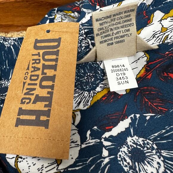 NEW Duluth Trading Co Women's Wrinklefighter Tunic Top Blouse Floral Blue 3X - Picture 13 of 14